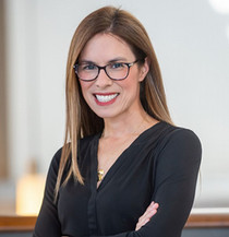 Danielle Tumminio Hansen Headshot