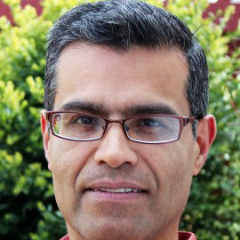 Javier Villa-Flores headshot